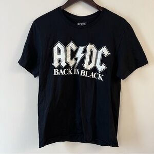 AC/DC Back in Black Men’s Size Medium T-shirt Black Band tee Short Sleeves